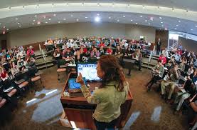 ks leadership classroom professor leads a leadership class on SPST's Kansas location
